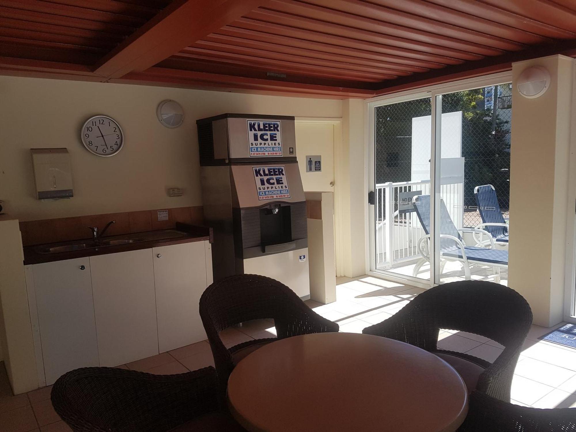 Surfers/Broadbeach Pool View. Free Parking & Wifi Gold Coast Buitenkant foto